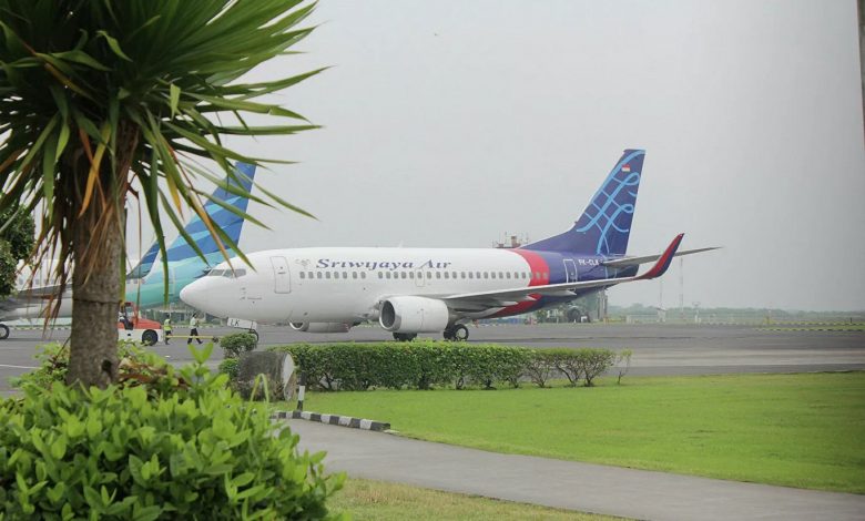 Пассажирский Boeing 737-500 разбился недалеко от индонезийского острова Мале
