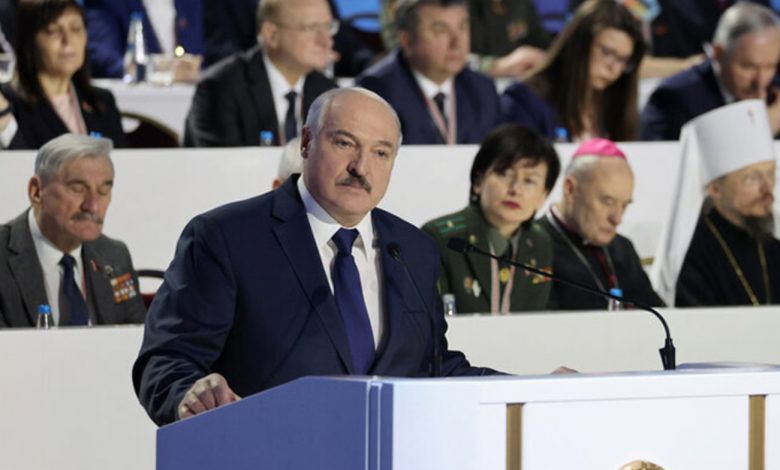 Лукашенко заявил, что губернаторы могли дописать пару процентов на выборах Лукашенко заявил, что губернаторы могли дописать пару процентов на выборах