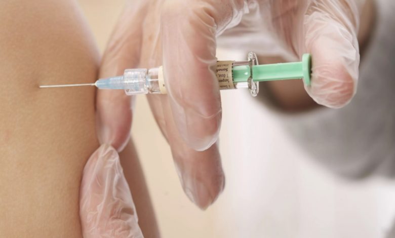 Медработники Беларуси прошли первый этап вакцинации от COVID-19 1