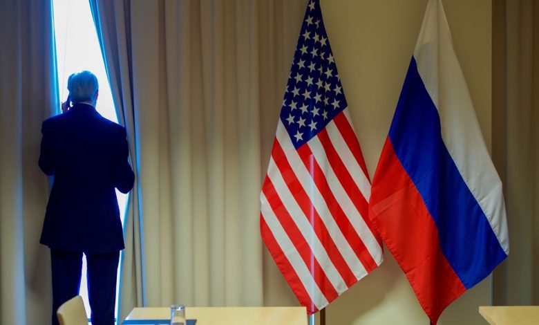 флаги США и России