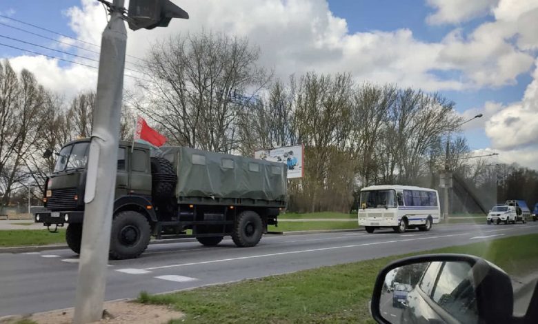 В центре Минска концентрируются силовики со спецтехникой