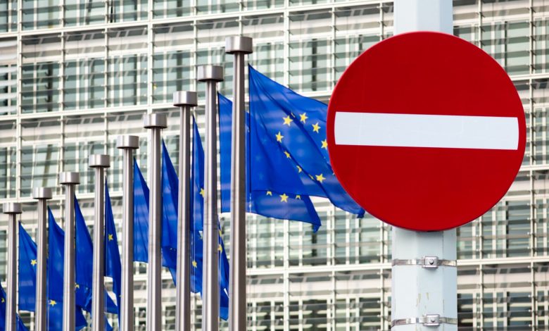 Стали известны фамилии тех, кто попал под новые санкции ЕС
