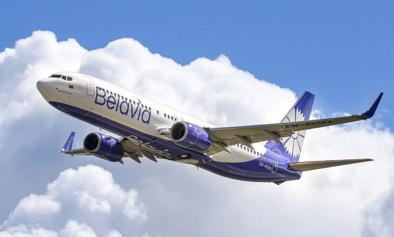 самолёт "Белавиа" в небе