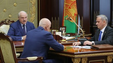 Александр Лукашенко 16 августа принял с докладом заместителя премьер-министра Анатолия Сивака и министра транспорта и коммуникаций Алексея Авраменко