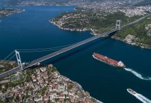 В Босфоре столкнулись два сухогруза