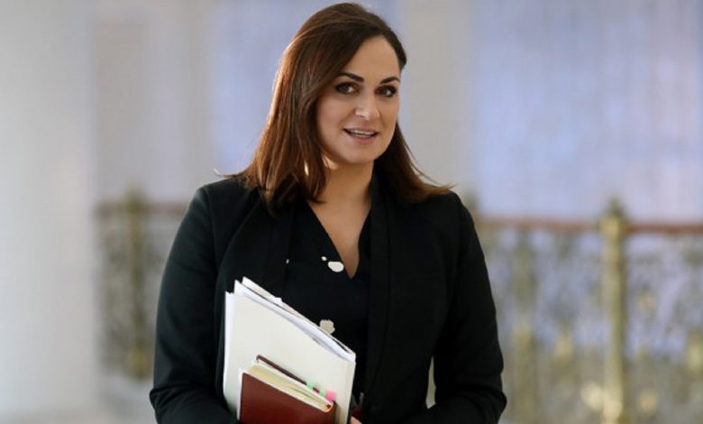 Пресс-секретарь Наталья Эйсмонт рассказала о содержимом чемоданчика Лукашенко
