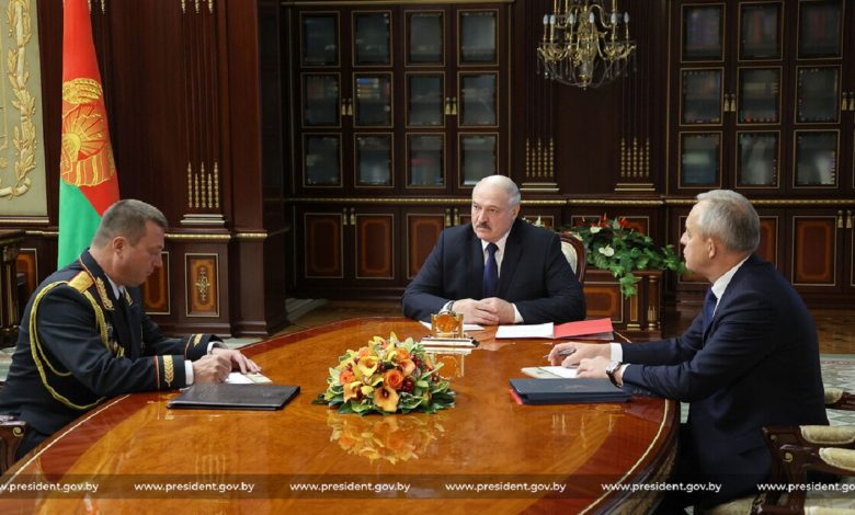 Лукашенко: политэмигрантские центры в Варшаве и Вильнюсе нацеливают радикалов на акции устрашения