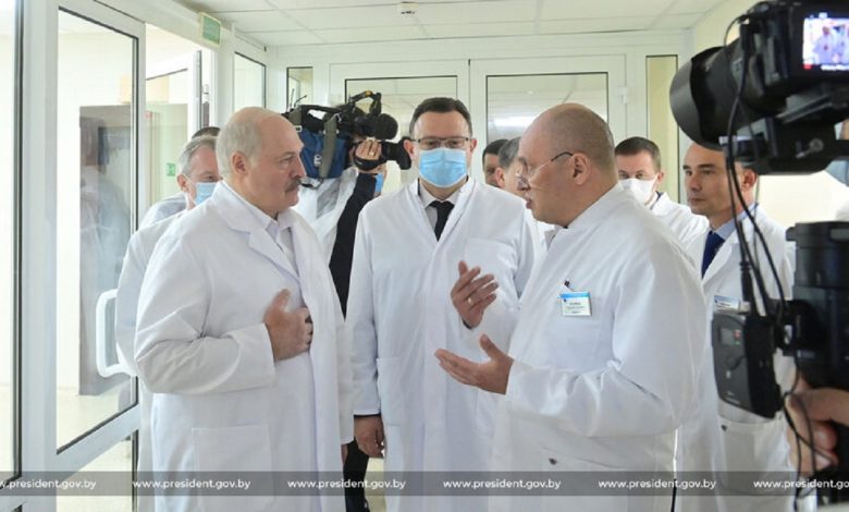 Эйсмонт ответила на вопрос, почему Лукашенко не всегда носит маску