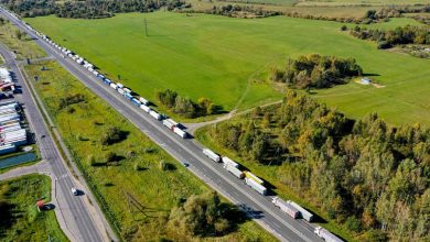 Более 800 грузовиков стоят в очереди на границе с Польшей