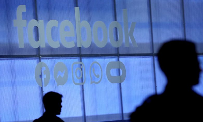 В работе Facebook, Instagram и WhatsApp произошел сбой