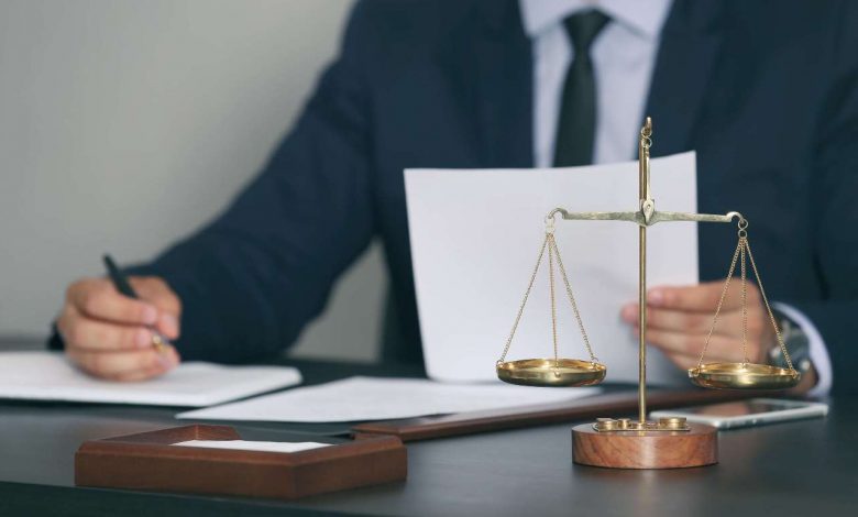 адвокаты, адвокатская деятельность