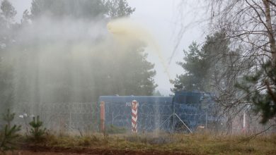 Польские силовики использовали химическую смесь в водомётах против беженцев 5