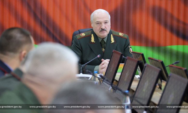Лукашенко: против Беларуси ведется гибридная война практически по всем направлениям