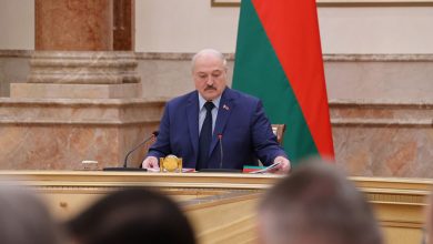 Александр Лукашенко 25 ноября 2021 года принял участие в совместном заседании Конституционной комиссии и рабочей группы по доработке проекта Конституции