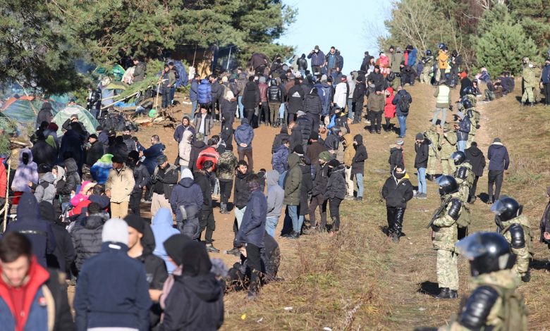 нелегальные мигранты на границе Беларуси и Польши, беженцы