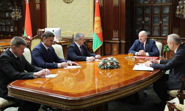 Александр Лукашенко 21 декабря 2021 года рассмотрел кадровые вопросы