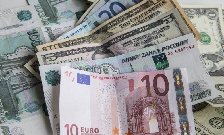 валюта, доллары, евро и российские рубли