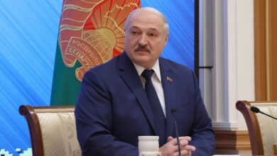 Александр Лукашенко 25 января 2022 года вручил государственные премии, дипломы академика и члена-корреспондента ученым Национальной академии наук
