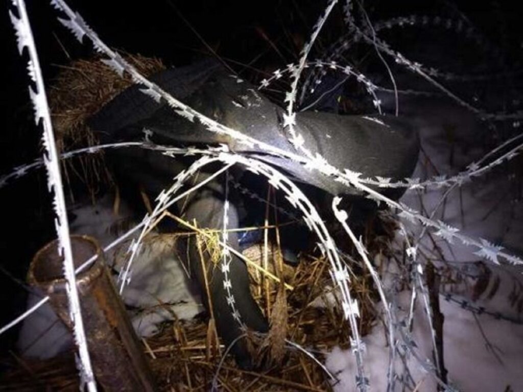 Польские пограничники обнаружили на границе с Беларусью манекен мигранта