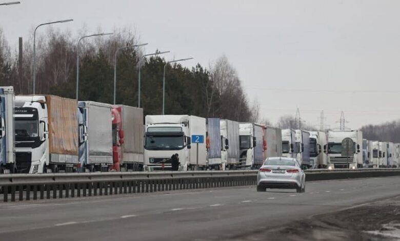 Выезда из Беларуси в страны ЕС ожидают 2 380 грузовиков