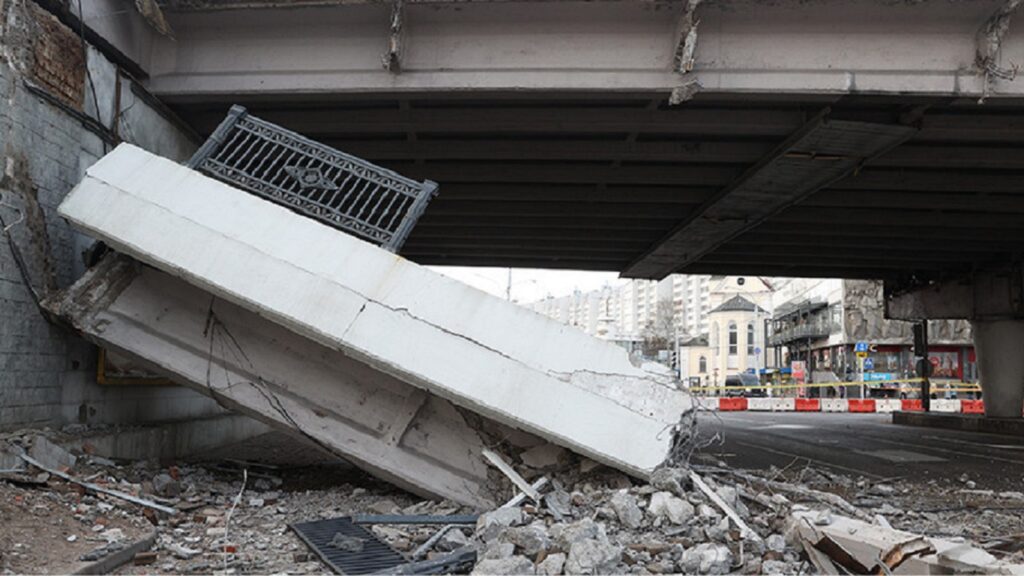 СК возбудил уголовные дела по факту обрушения моста в Минске