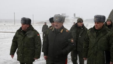 Лукашенко с военными зимой