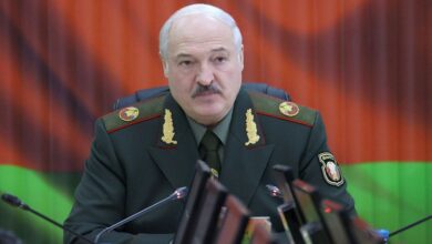 Лукашенко в военной форме