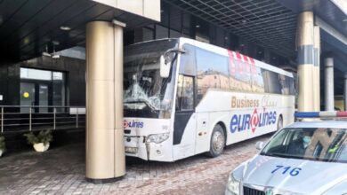 В Минске пассажирский автобус въехал в здание вокзала "Центрального" 9
