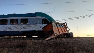 Поезд Могилев-Минск протаранил трактор на переезде 3