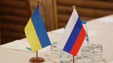 флаги России и Украины, переговоры