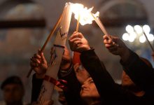 Благодатный огонь сошел в храме Гроба Господня в Иерусалиме