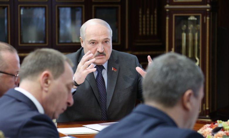Александр Лукашенко 22 апреля 2022 года заслушал доклад о бюджетной политике в текущих условиях