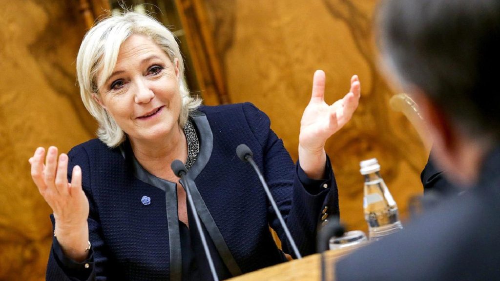 Ле Пен признала поражение на президентских выборах во Франции