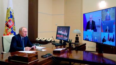 Путин поручил ускорить переход внешней торговли РФ на рубли