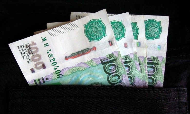 российские рубли, деньги, валюта России