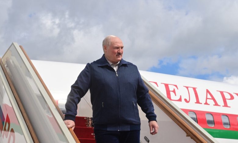 Александр Лукашенко 16 мая 2022 года прибыл в Москву на саммит ОДКБ