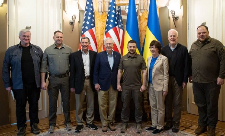 Зеленский встретился с сенаторами США в Киеве