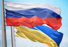 Флаги России и Украины