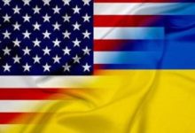 Флаги Украины и США