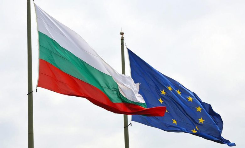 флаги Болгарии и ЕС