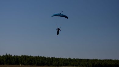 Парашютист