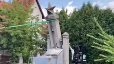 Снос памятника в Польше