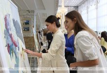 Выставка картин во Дворце Независимости