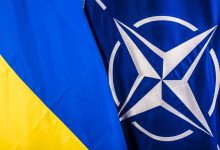 Флаги НАТО и Украины