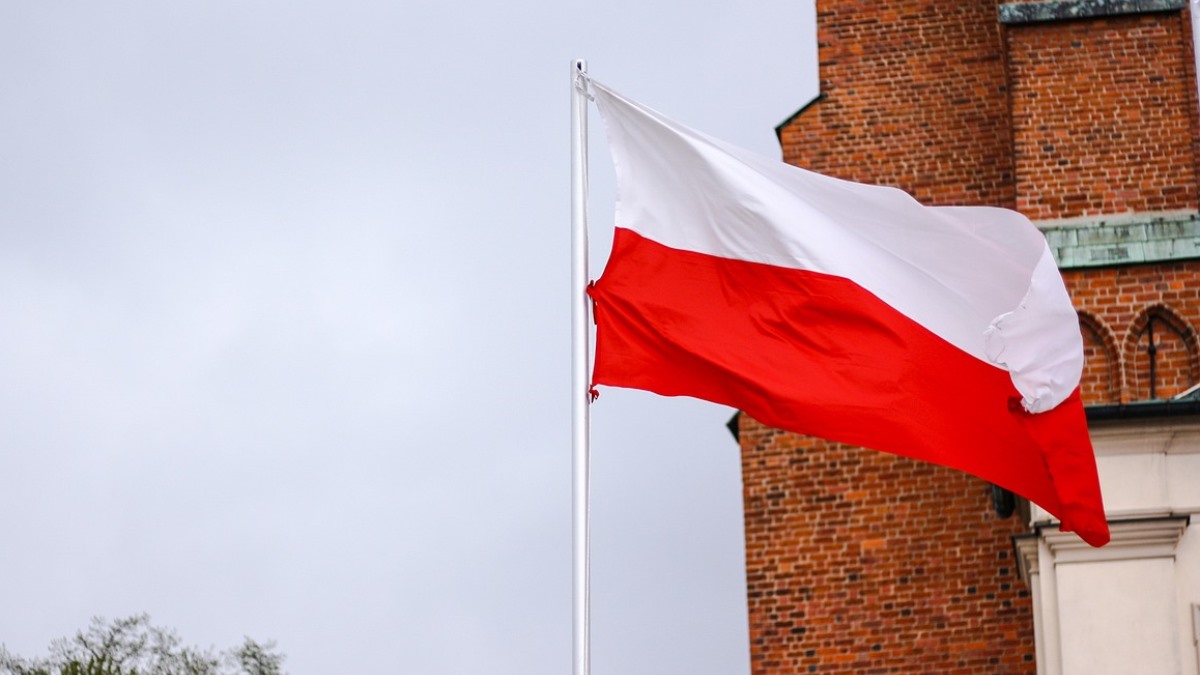 Польский сенат принял резолюцию о признании властей России ...