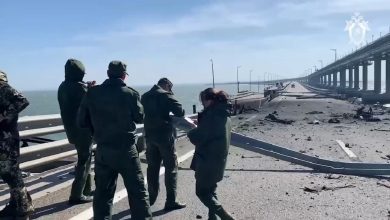 Следователи работают на месте взрыва на Крымском мосту