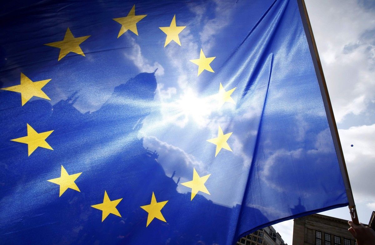 Еврокомиссия переведет Венгрии заблокированные 10 млрд евро