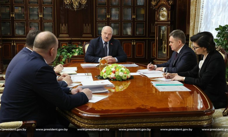 Лукашенко на совещании