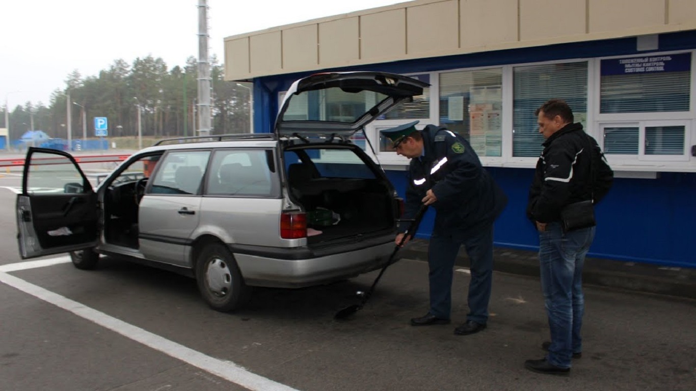 Пост гаи проверял пропуски или пропуска у всех водителей въезжающих в город