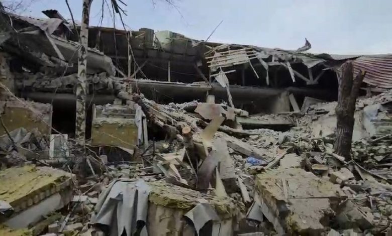 Разрушенная больница в Новоайдаре